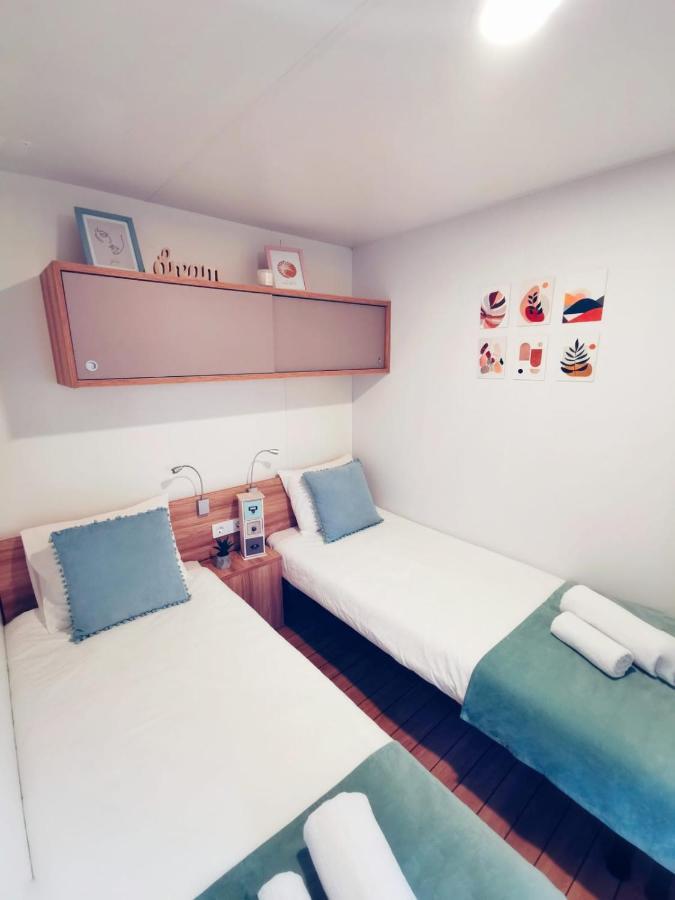 רוביני Mobile Home More Porton Nature Hideouts מראה חיצוני תמונה